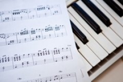 Музыкальные инструменты и ноты