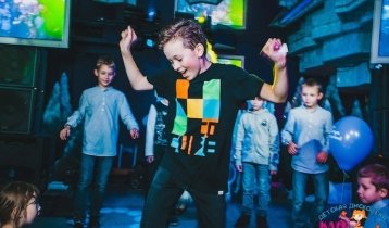 Детская дискотека в ночном клубе "Папанин" в Санкт-Петербурге
