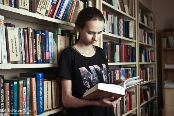 "Лиговская", библиотека на Лиговском проспекте, СПб