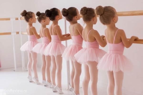 "Балет с 2 лет", балет и контемпорари для детей, танцевальные занятия для мам с малышами на Беговой, СПб
