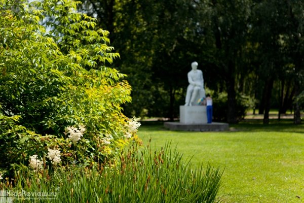 Таврический сад, парк и многофункциональный развлекательный комплекс в Санкт-Петербурге