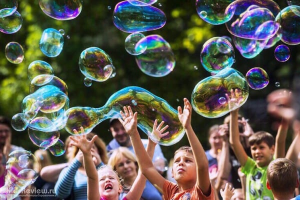 Фестиваль мыльных пузырей в Парке имени Бабушкина, Петербург