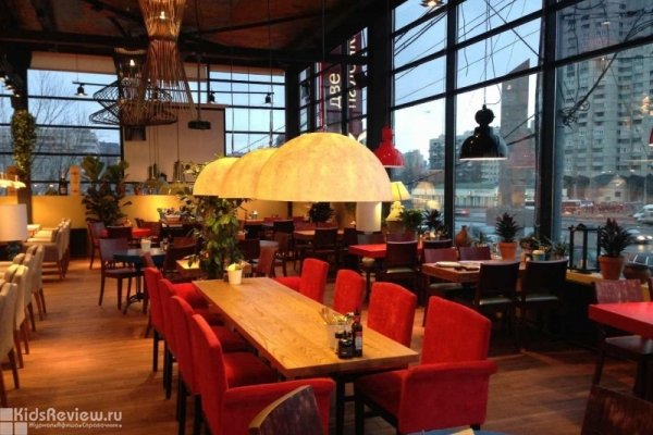 Marcelli's (Марчелли'с), семейный итальянский ресторан с детской комнатой на Приморской, СПб