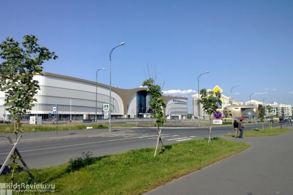 "Жемчужная Плаза", торговый центр на Петергофском шоссе, Санкт-Петербург