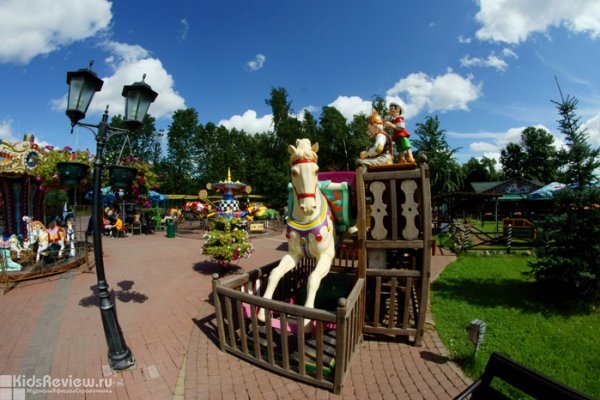 "Гагарин-парк", парк аттракционов, открытый каток в Санкт-Петербурге