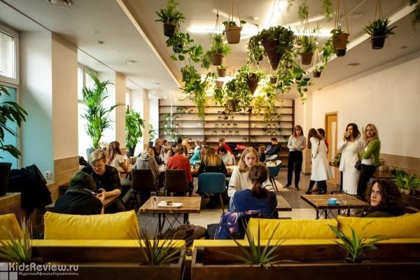 "Сад", кафе-оранжерея для всей семьи у метро "Обводный канал", СПб