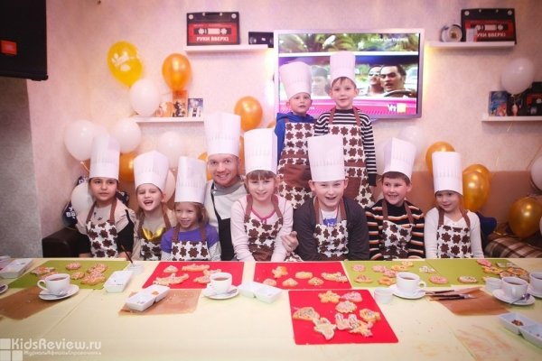 Руки Вверх Бар на набережной Канала Грибоедова, кулинарные занятия для детей