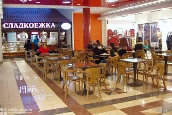 Кафе-кондитерская "Сладкоежка" на Гражданском (в ТК "Академический")