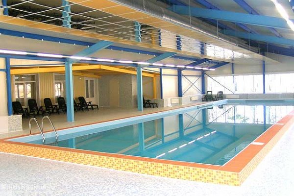 "Добрый Лось", комплекс отдыха с бассейном в Лосево, Ленинградская область