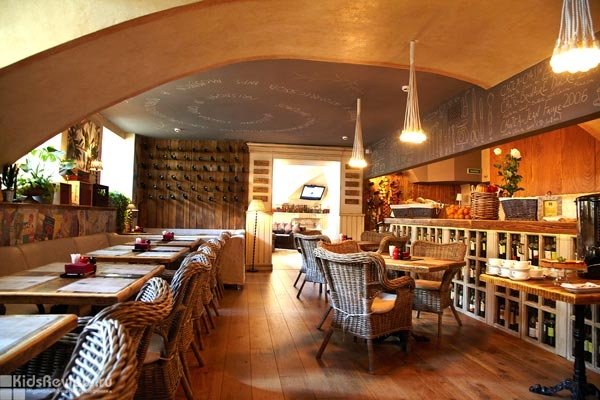 "Гастроном", ресторан на набережной Мойки, СПб