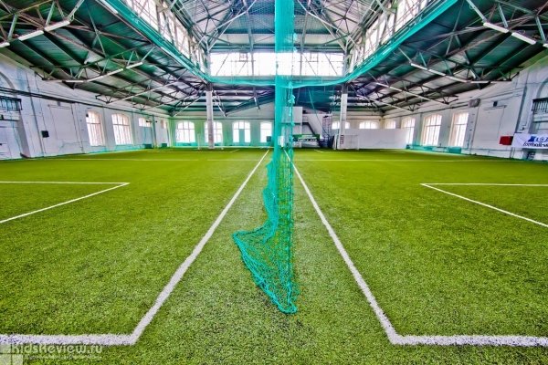 Estadio (Эстадио), футбольный центр, тренировки для детей от 4 лет и взрослых на Чкаловской, СПб