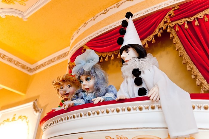 Кукла поздравляет с днем рождения. Международный день кукольного театра. Всемирный день театра кукол. Всемирный день театра для детей.