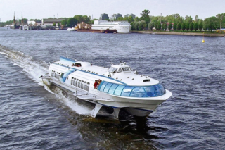 Водный транспорт в СПб 2011: в Петергоф, Кронштадт и Ломоносов на метеоре