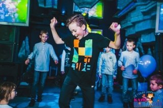 Детская дискотека в ночном клубе "Папанин" в Санкт-Петербурге